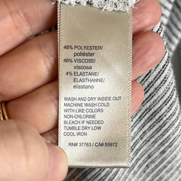 Rafaella Women's Tunic Sweater Sz L Striped Gray & White Asymmetric Grommet Neck - Picture 9 of 9